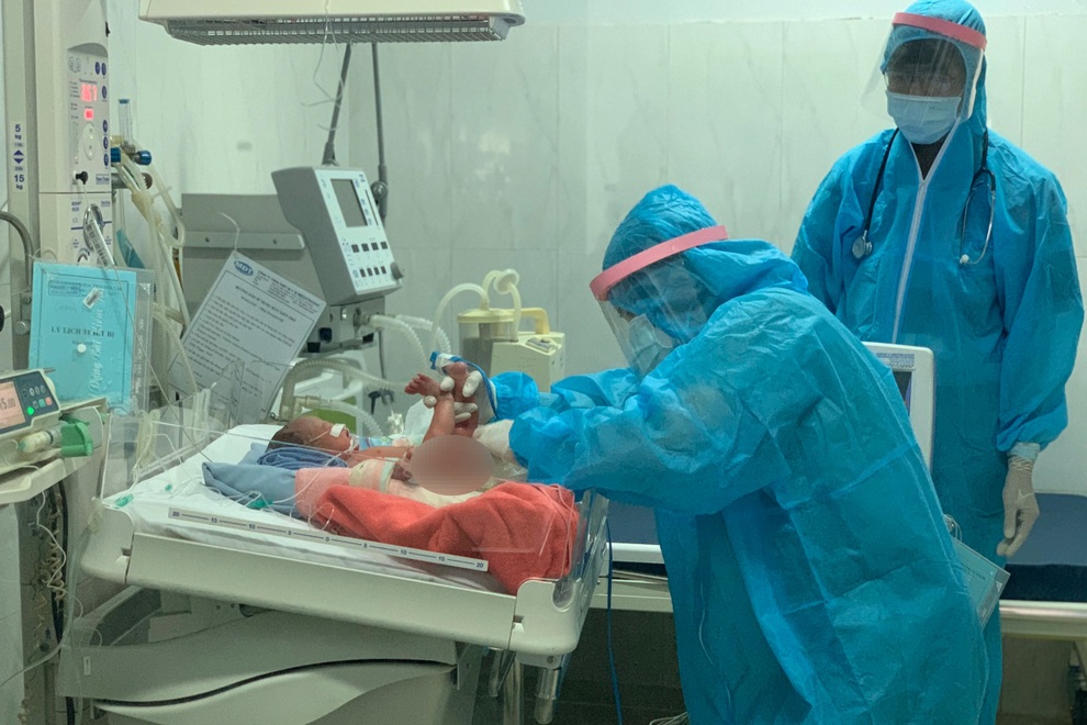 Đắk Lắk: Mổ lấy thai thành công cho sản phụ mắc Covid-19 - 1 Đắk Lắk: Mổ lấy thai thành công cho sản phụ mắc Covid-19 - 1