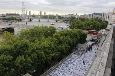 Đường phố London rạo rực "thay áo mới" chào đón Euro 2020