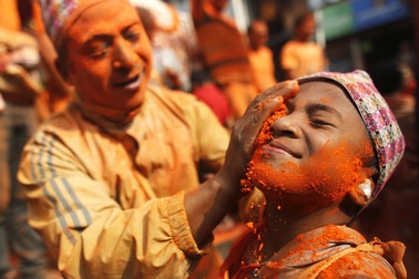 Bình minh đỏ: Lễ hội Sindoor Jatra ở Nepal