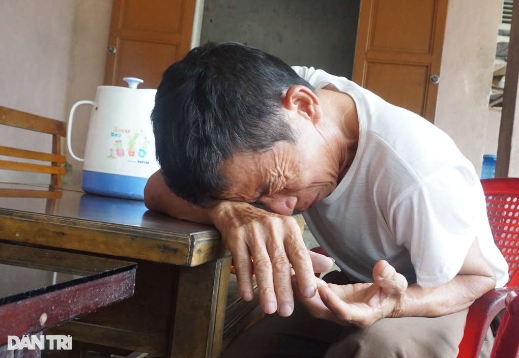Bi kịch đau đớn liên tiếp đổ lên đầu một gia đình nghèo tại Nghệ An - 6 Bi kịch đau đớn liên tiếp đổ lên đầu một gia đình nghèo tại Nghệ An - 6
