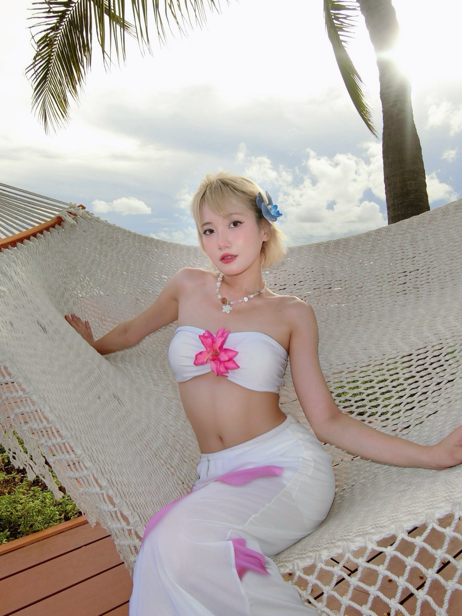Dàn mỹ nhân Việt đốt mắt với loạt bikini nóng bỏng chào hè - 10 Dàn mỹ nhân Việt đốt mắt với loạt bikini nóng bỏng chào hè - 10