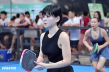 Những bóng hồng rạng rỡ, khỏe khoắn đổ bộ giải pickleball Dân trí 20 năm