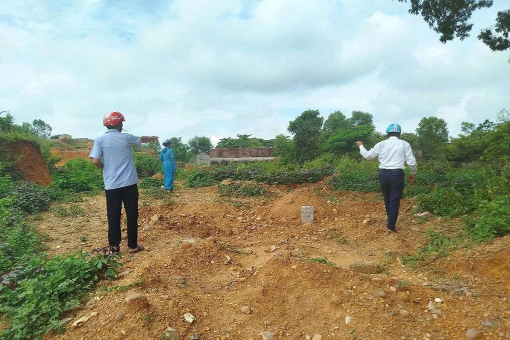 Ngăn chặn kịp thời việc người dân lập mộ giả, chiếm đất nghĩa trang - 2 Ngăn chặn kịp thời việc người dân lập mộ giả, chiếm đất nghĩa trang - 2