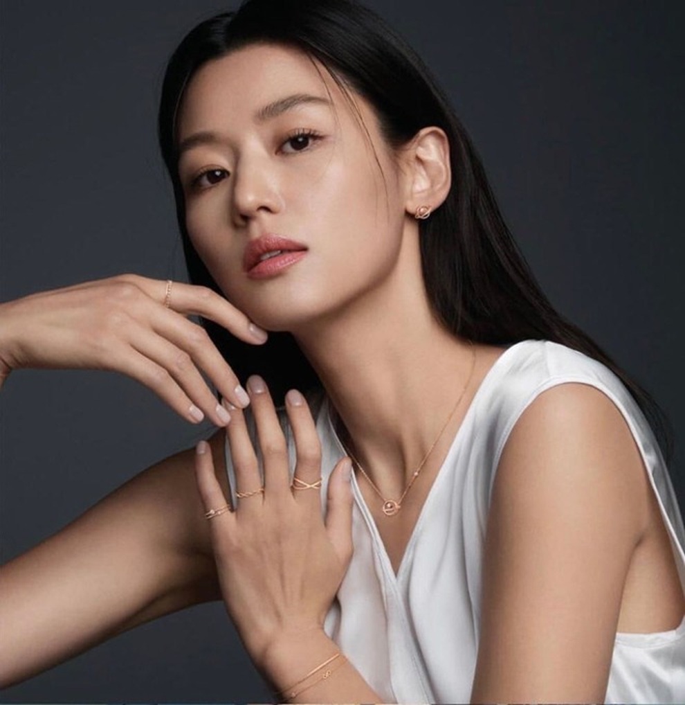 Cô nàng ngổ ngáo Jeon Ji Hyun nói gì trước tin đồn ly hôn? - 1 Cô nàng ngổ ngáo Jeon Ji Hyun nói gì trước tin đồn ly hôn? - 1