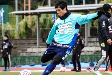 Công Phượng tiếp tục bị gạch tên khỏi đội hình Yokohama FC