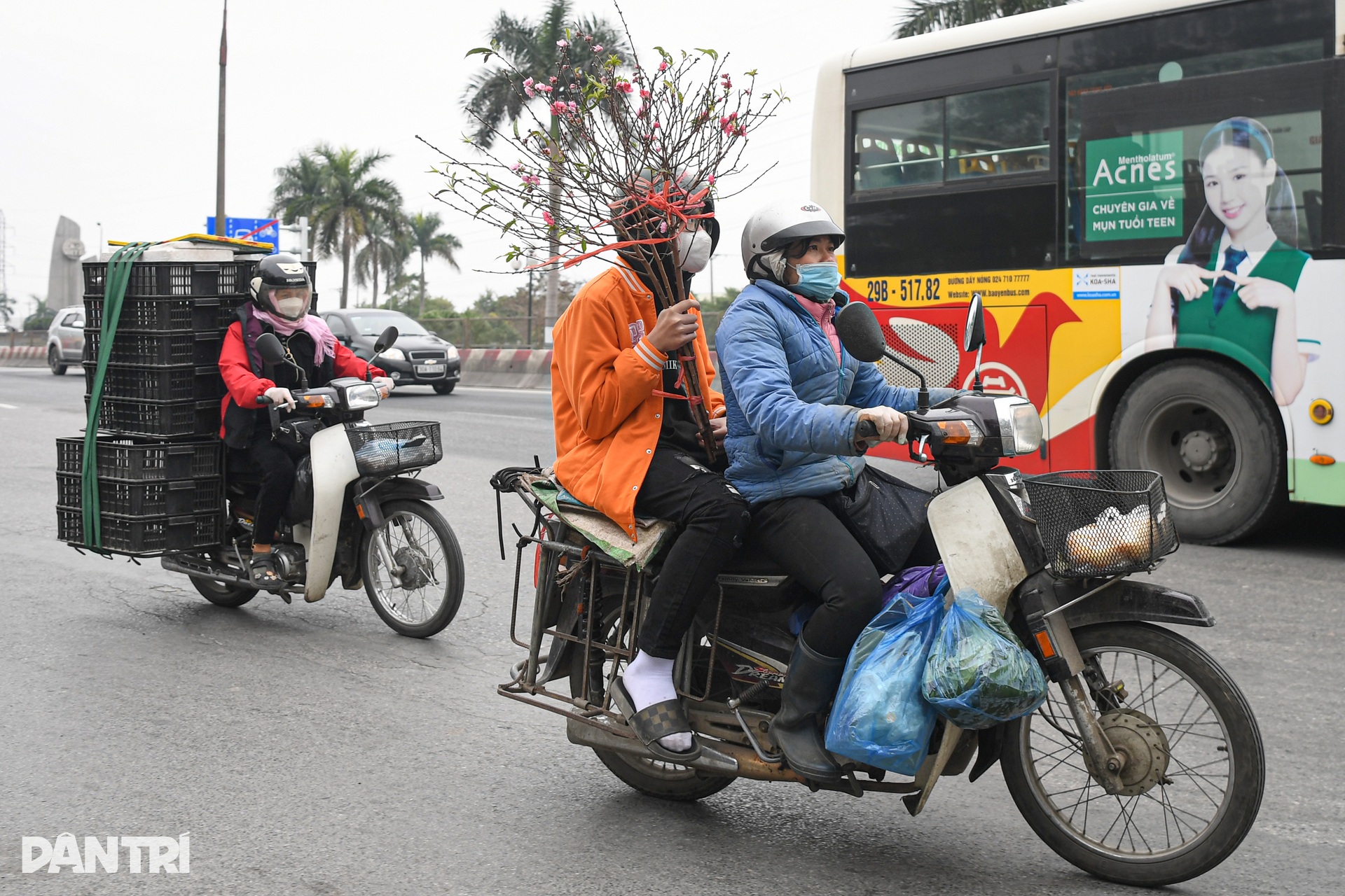 Giao thông cửa ngõ phía bắc Hà Nội thông thoáng ngày làm việc cuối năm - 3 Giao thông cửa ngõ phía bắc Hà Nội thông thoáng ngày làm việc cuối năm - 3