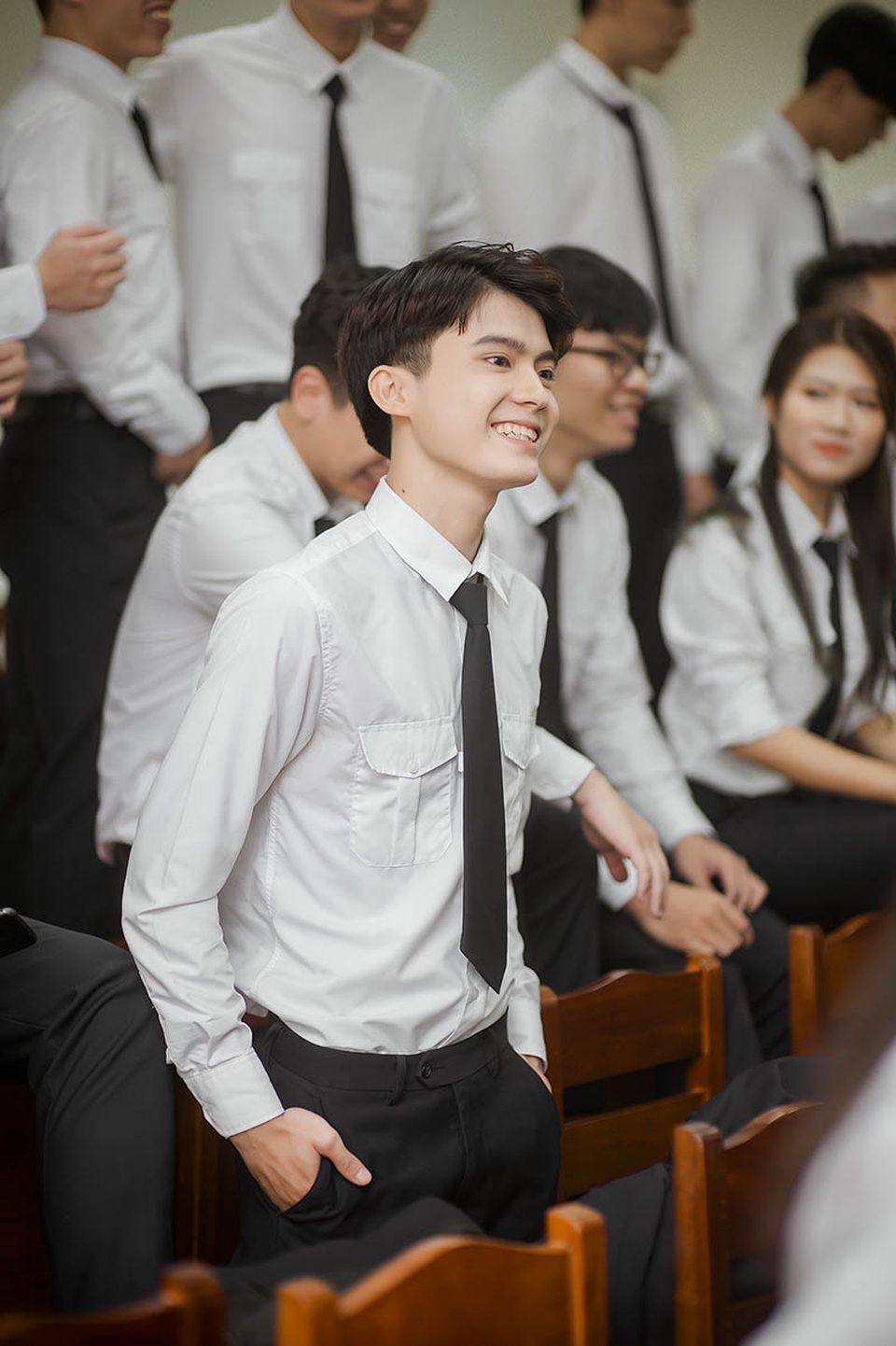 Hot boy Học viện Tòa án điển trai trong ảnh kỷ yếu chia tay giảng đường - 3 Hot boy Học viện Tòa án điển trai trong ảnh kỷ yếu chia tay giảng đường - 3