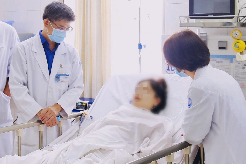 TPHCM: Người mẹ mất hơn 5 lít máu, suy tim, phù phổi và vỡ gan lúc sinh con - 2 TPHCM: Người mẹ mất hơn 5 lít máu, suy tim, phù phổi và vỡ gan lúc sinh con - 2