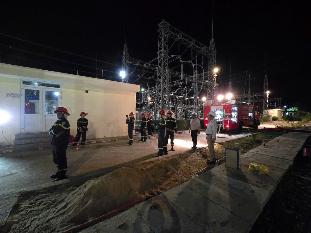 Đóng điện thành công máy biến áp AT2-250MVA của dự án Nâng công suất trạm biến áp 220kV Tuy Hòa - 3 Đóng điện thành công máy biến áp AT2-250MVA của dự án Nâng công suất trạm biến áp 220kV Tuy Hòa - 3