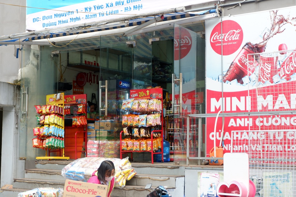 Hà Nội: Hình ảnh đối lập tại khu KTX sinh viên nhường chỗ cho người cách ly - 12 Hà Nội: Hình ảnh đối lập tại khu KTX sinh viên nhường chỗ cho người cách ly - 12