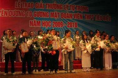 100 học sinh xuất sắc được trao giải thưởng Lý Tự Trọng