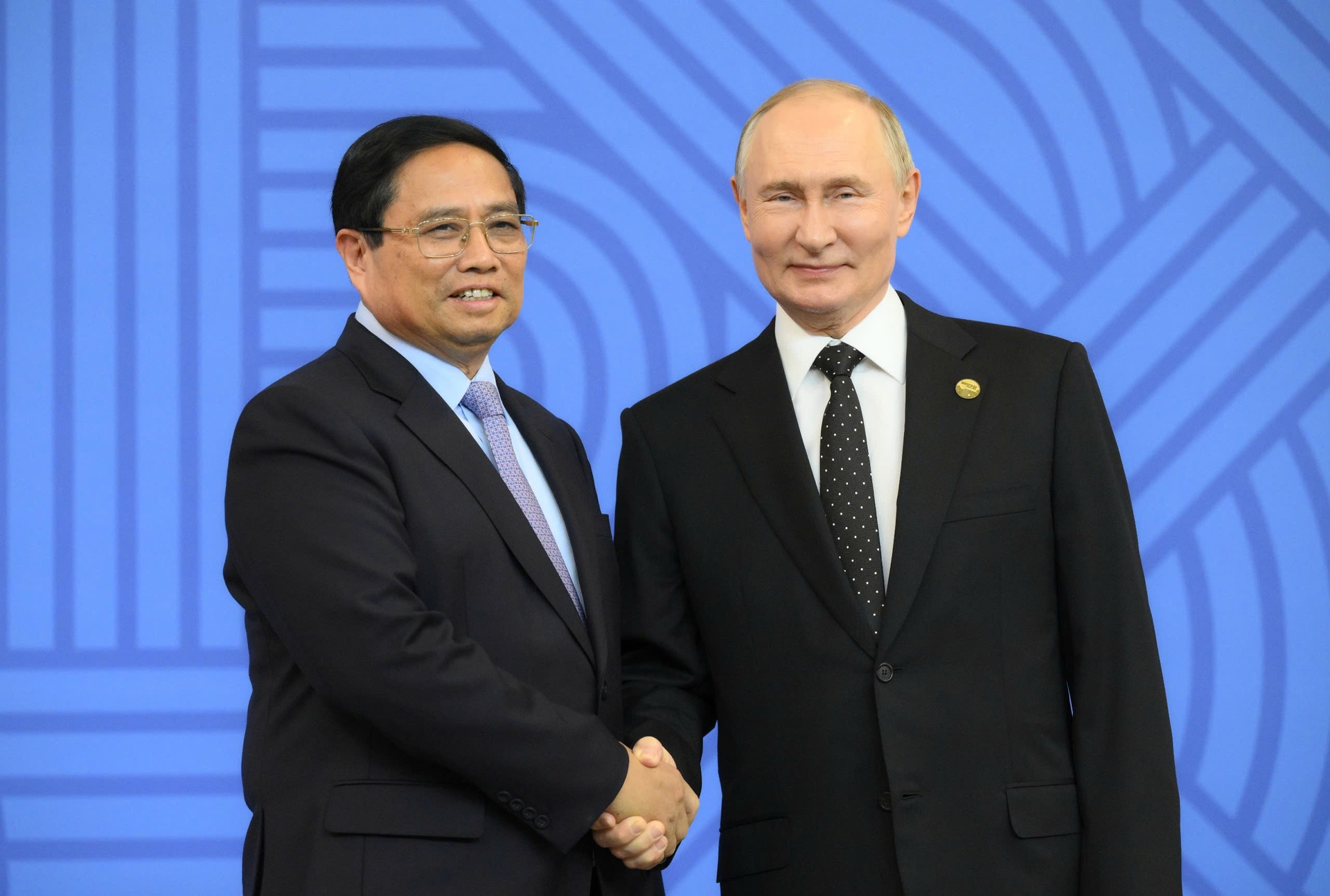 Tổng thống Nga Putin đón lãnh đạo cấp cao các nước dự Hội nghị BRICS - 1 Tổng thống Nga Putin đón lãnh đạo cấp cao các nước dự Hội nghị BRICS - 1