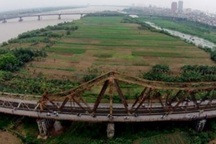 Siêu dự án sông Hồng sẽ “nhấn chìm đất canh tác ven sông”