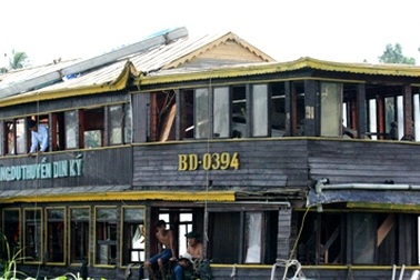 Khám nghiệm tàu Dìn Ký truy tìm nguyên nhân vụ tai nạn