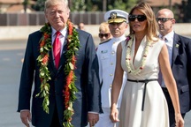 Đệ nhất phu nhân Melania Trump gây ấn tượng với gu thời trang ngoại giao