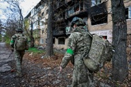 Thành trì Pokrovsk nóng rực, Nga nói lính Ukraine “tự nguyện ra hàng”