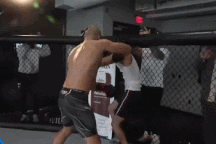 Youtuber nhận "kết đắng" vì xem thường và thách đấu võ sĩ chuyên nghiệp