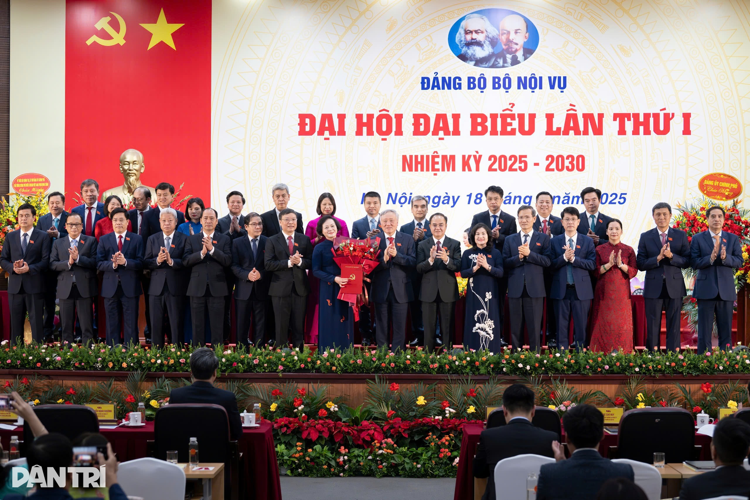 Sau thành quả sắp xếp bộ máy là những bữa cơm lùa vội, bao đêm không ngủ - 3