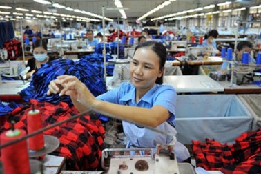 Hơn 48 % nguồn việc làm dành cho phụ nữ