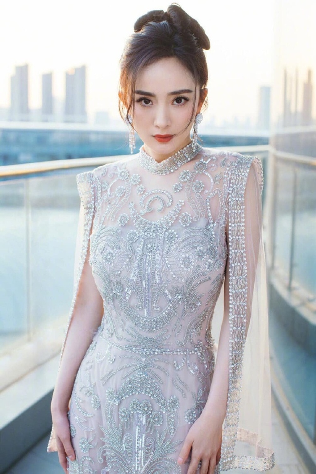 Dương Mịch phải nhập viện cấp cứu, fan đòi tẩy chay chương trình - 2 Dương Mịch phải nhập viện cấp cứu, fan đòi tẩy chay chương trình - 2