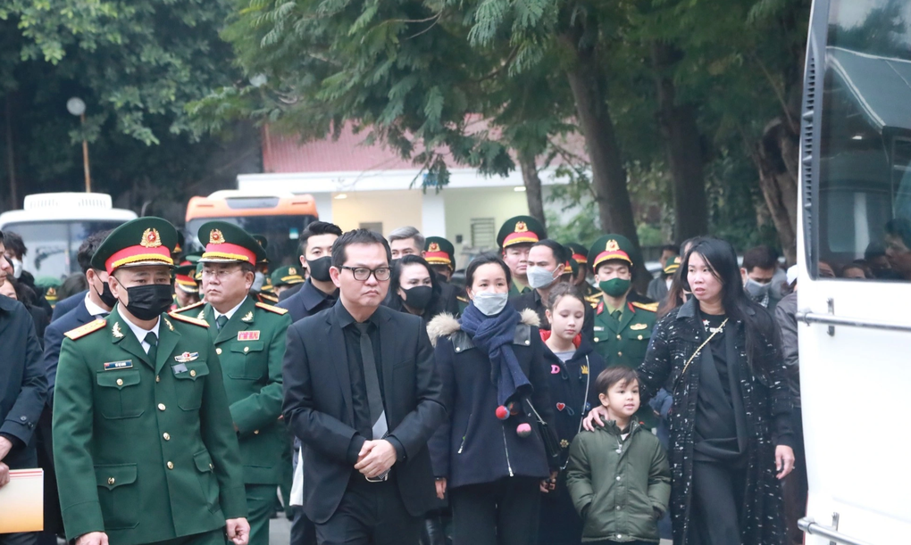 Đồng nghiệp, người thân xúc động tiễn biệt NSND Doãn Hoàng Giang - 21 Đồng nghiệp, người thân xúc động tiễn biệt NSND Doãn Hoàng Giang - 21