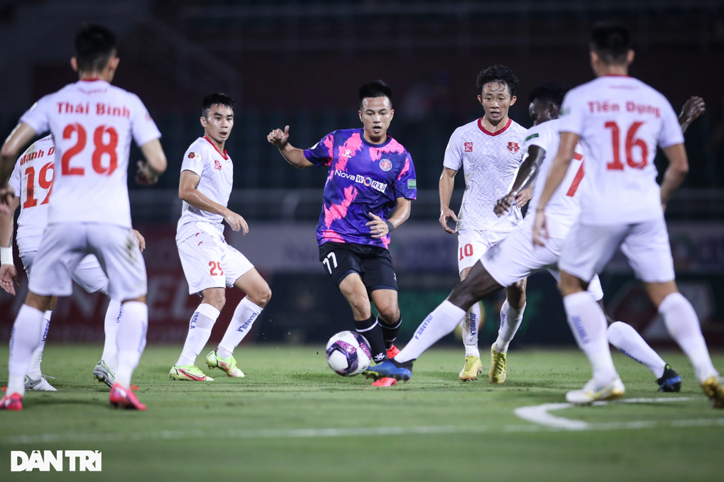 Đánh bại Sài Gòn FC, CLB Hải Phòng lên ngôi đầu bảng V-League - 4 Đánh bại Sài Gòn FC, CLB Hải Phòng lên ngôi đầu bảng V-League - 4