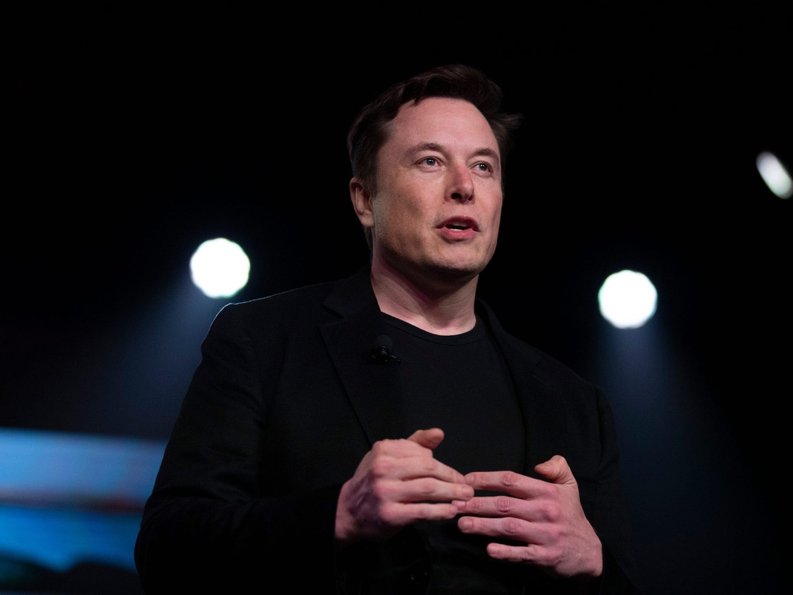 Dính cáo buộc quấy rối tình dục, tài sản Elon Musk tuột mốc 200 tỷ USD - 1 Dính cáo buộc quấy rối tình dục, tài sản Elon Musk tuột mốc 200 tỷ USD - 1