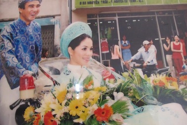 Ảnh cưới đặc biệt và chuyện tình ly kỳ của các sao thập niên 90