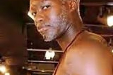 Cisse chụp ảnh khoả thân