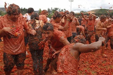 Phấn khích với Lễ hội cà chua tại Colombia