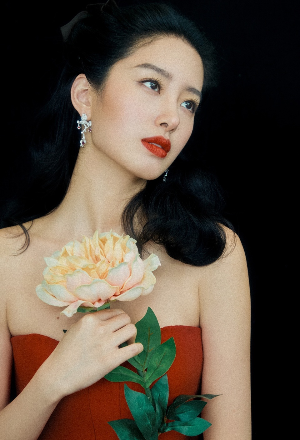 Nhan sắc mỹ nhân cặp kè với cha nuôi siêu giàu của Lưu Diệc Phi - 5 Nhan sắc mỹ nhân cặp kè với cha nuôi siêu giàu của Lưu Diệc Phi - 5