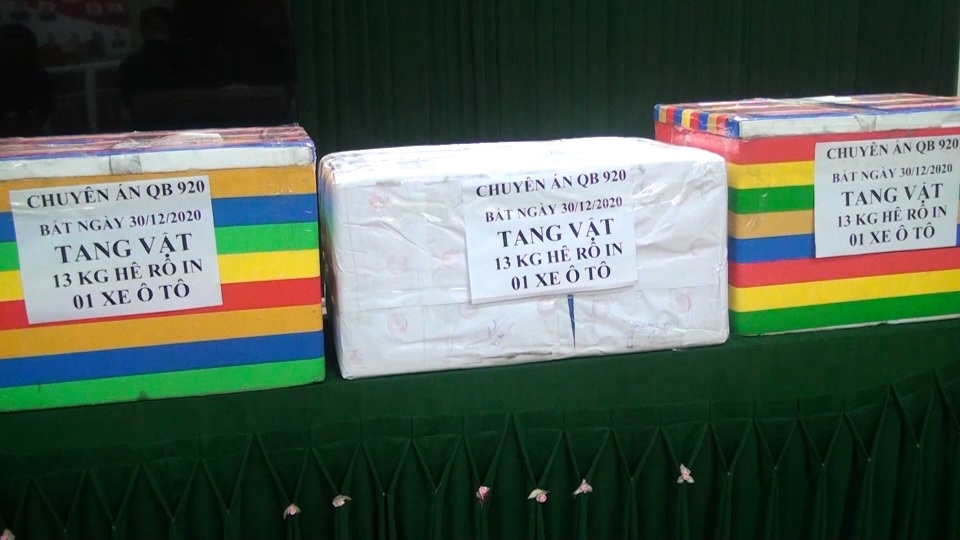Vụ bắt 40 bánh heroin: 2 đối tượng nhận vận chuyển với giá 200 triệu đồng - 2 Vụ bắt 40 bánh heroin: 2 đối tượng nhận vận chuyển với giá 200 triệu đồng - 2