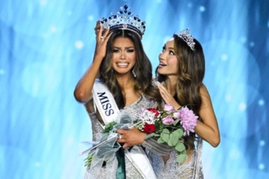 Vẻ gợi cảm của người đẹp gốc Phi đăng quang Hoa hậu Mỹ 2024