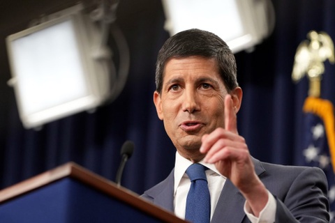 Chủ tịch Fed Kevin Warsh nói gì sau bước ngoặt tăng lãi suất?