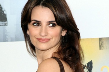 Penelope Cruz chiến thắng tại lễ trao giải Independent Spirit 