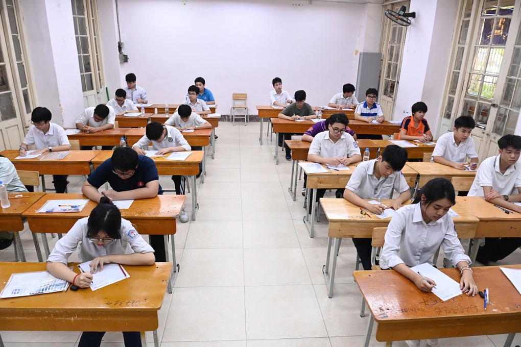 Đáp án chấm thi ngữ văn vào lớp 10 Hà Nội: Đề mở nhưng cách chấm “văn mẫu? - 4 Đáp án chấm thi ngữ văn vào lớp 10 Hà Nội: Đề mở nhưng cách chấm “văn mẫu? - 4