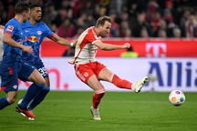 Bayern Munich ngắt mạch 3 trận thua liên tiếp nhờ cú đúp của Harry Kane