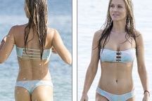 Cựu người mẫu Playboy bốc lửa trên biển