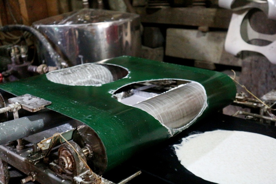 Làng bánh tráng đất Quảng “mướt mồ hôi” chạy đua cùng Tết Làng bánh tráng đất Quảng “mướt mồ hôi” chạy đua cùng Tết