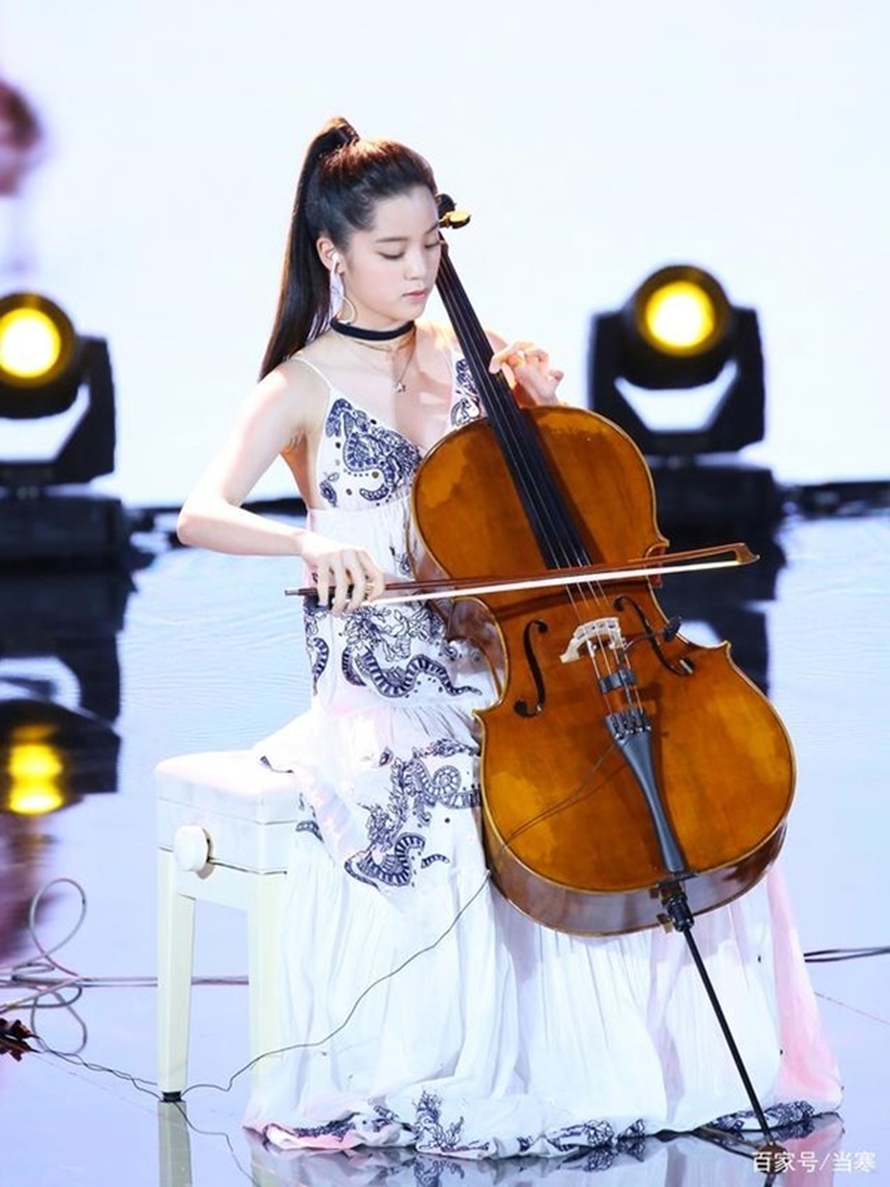 Công chúa Cello Âu Dương Na Na vừa giàu, vừa đẹp ở tuổi 21 - 1 Công chúa Cello Âu Dương Na Na vừa giàu, vừa đẹp ở tuổi 21 - 1