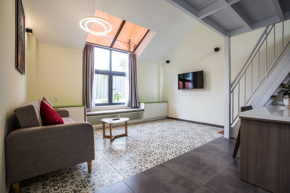 Vợ chồng ở Phú Quốc xây tường “khổng lồ” tránh nắng cho biệt thự “khủng” - 9