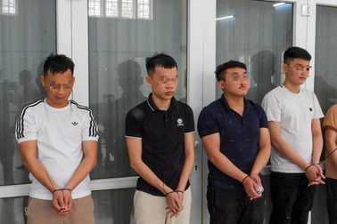 Tám người "bẫy" vay tiền online, chiếm đoạt hơn 10 tỷ đồng