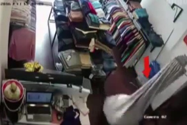 Đánh nữ nhân viên đến bất tỉnh để cướp laptop