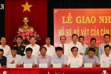 Phú Yên: Giao nhận 472 hồ sơ, kỷ vật của cán bộ đi B