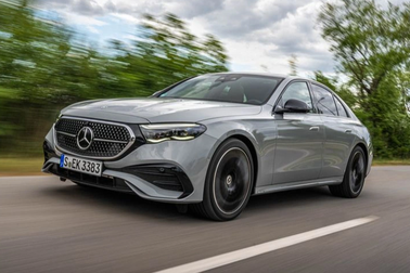 Hàng trăm xe Mercedes E-Class bị triệu hồi vì động cơ có thể tắt đột ngột
