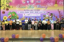 Mang xuân yêu thương đến với các bệnh nhi