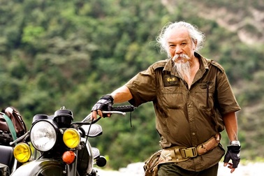 Lão phượt thủ 78 tuổi rong ruổi trên xe phân khối lớn