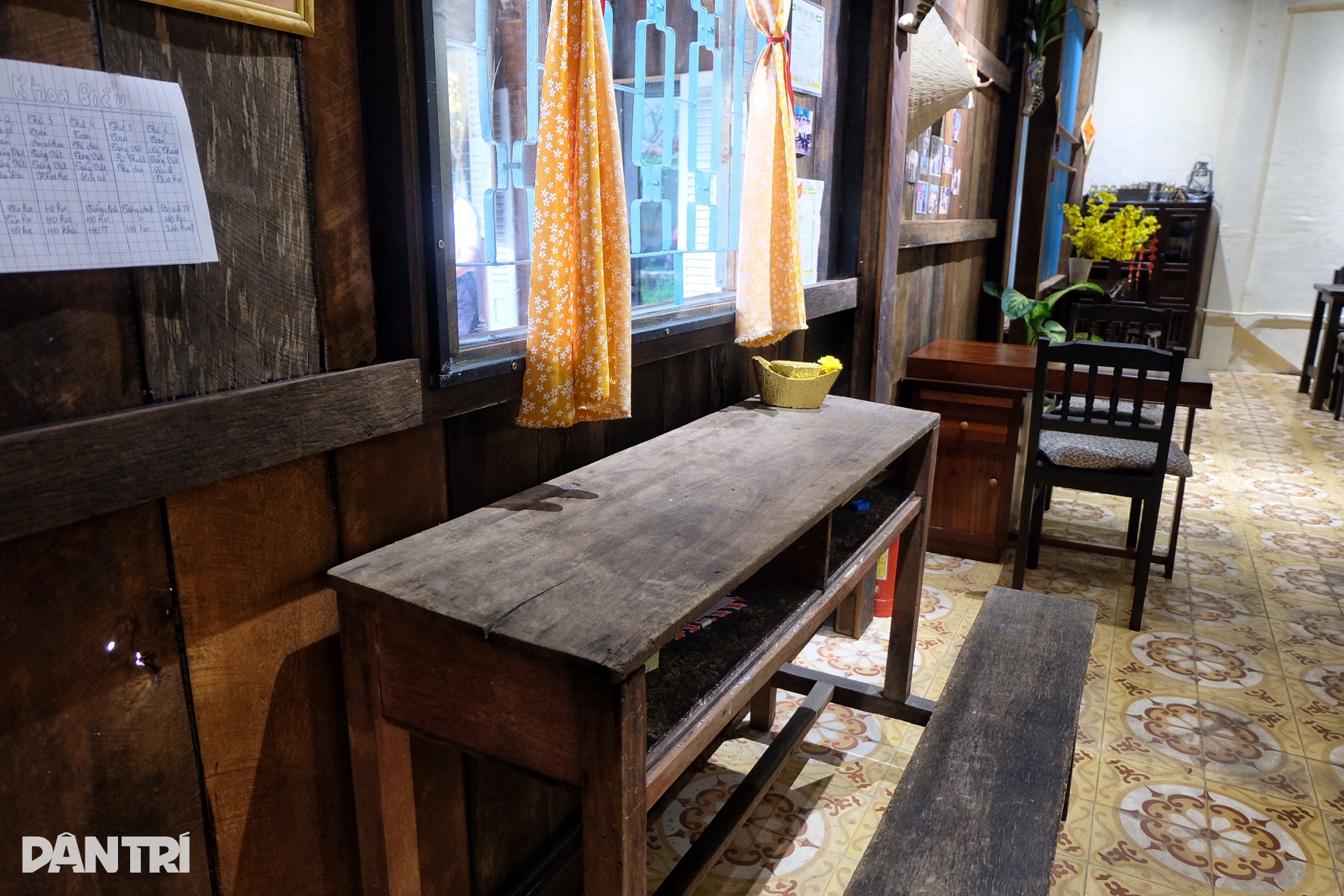 ហាងកាហ្វេនៅ HCMC មានចង្ក្រានឈើ និងគុម្ពោត៖ អតិថិជនបើកឡាន 1 ម៉ោងដើម្បីថតរូប - 10 Quán cà phê ở TPHCM có bếp củi, giàn bầu: Khách chạy 1 tiếng đến chụp ảnh - 10