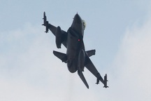 Máy bay chở Tổng thống Thổ Nhĩ Kỳ nằm trong tầm bắn của chiến đấu cơ “lạ”