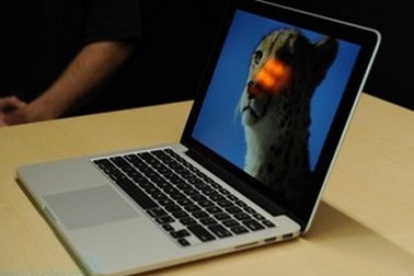 Cận cảnh MacBook Pro 13-inch màn hình “siêu nét” mới